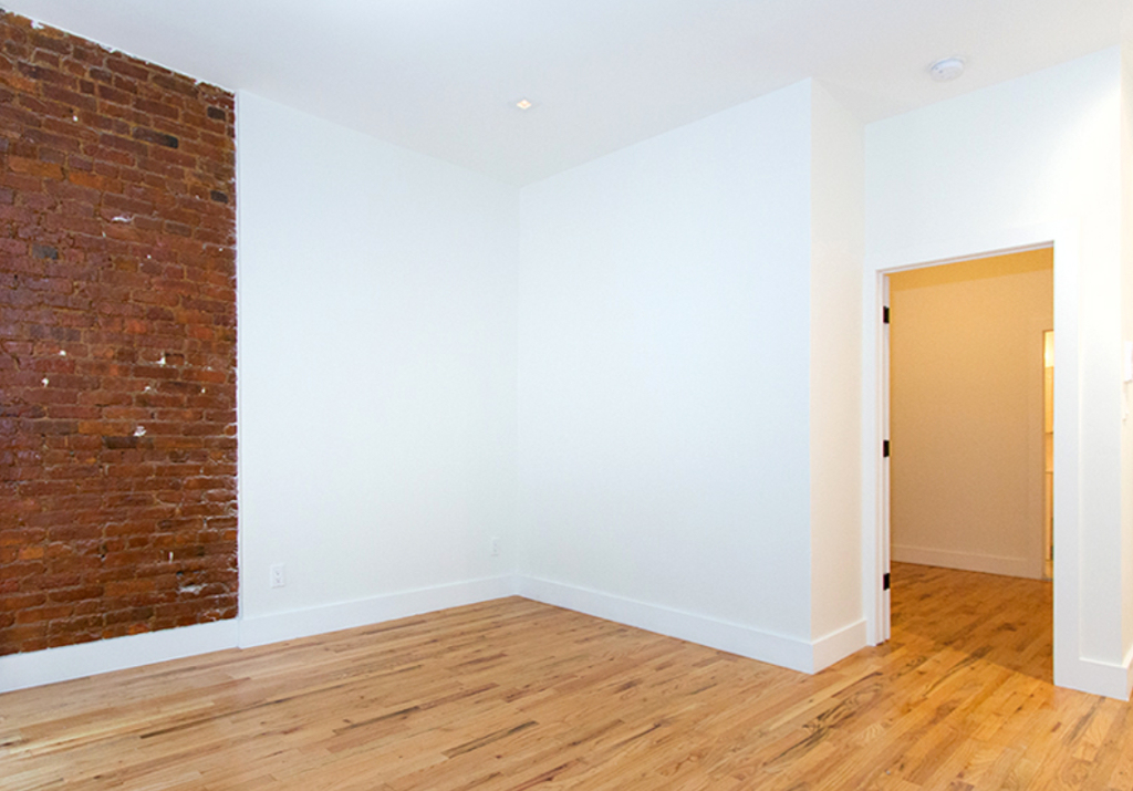 310 East 85th Street - Photo 4