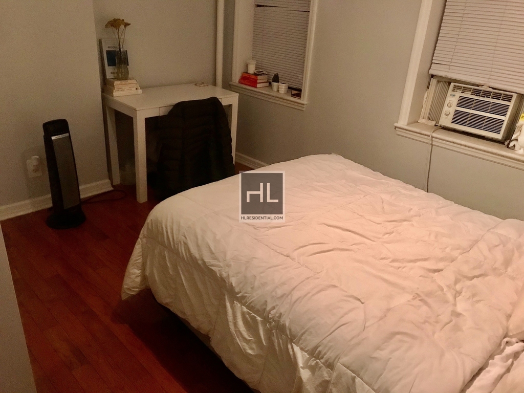 303 East 104 Street - Photo 5