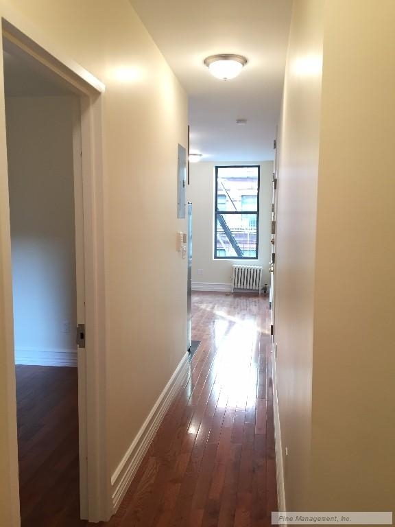 West 103rd St/ Manhattan Ave - Photo 2