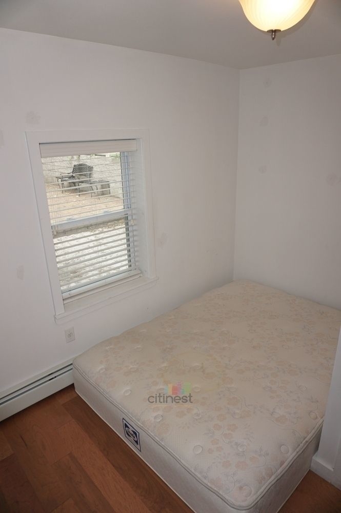 1473 Dean St - Photo 2