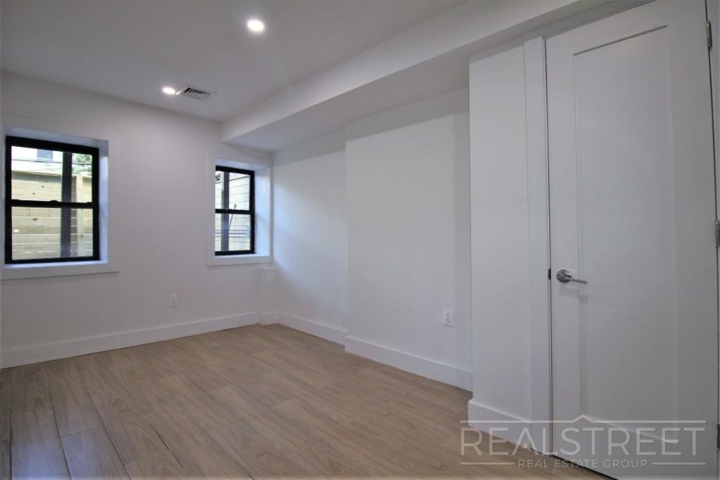 1066 Hancock Street - Photo 3