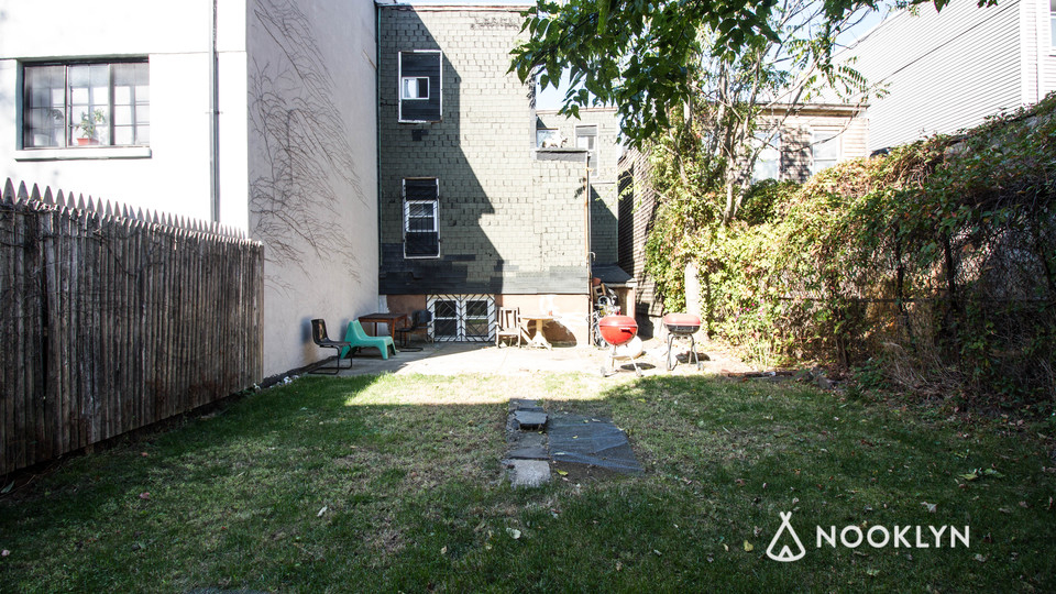 978 Metropolitan Ave - Photo 1