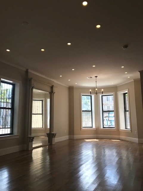 271 manhattan ave  - Photo 4