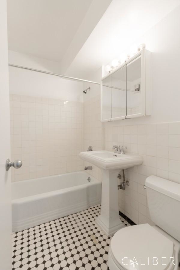 East 65th Street - Photo 5