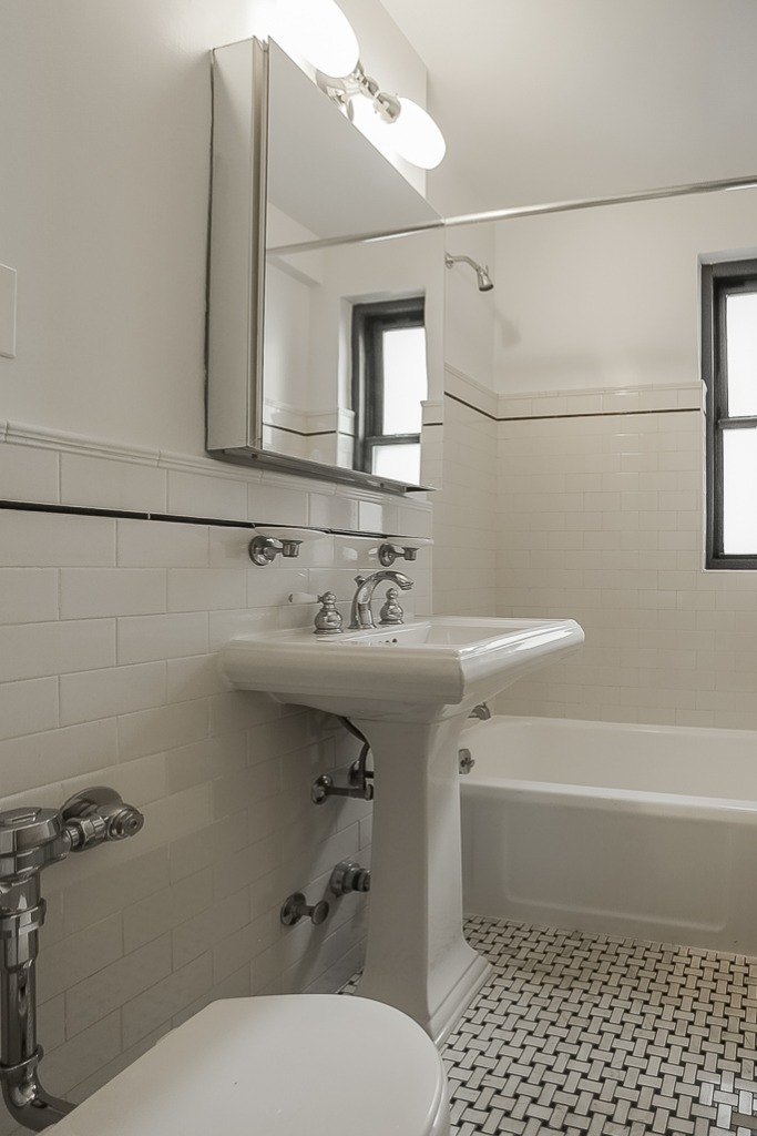 141 East 56th Street - Photo 5