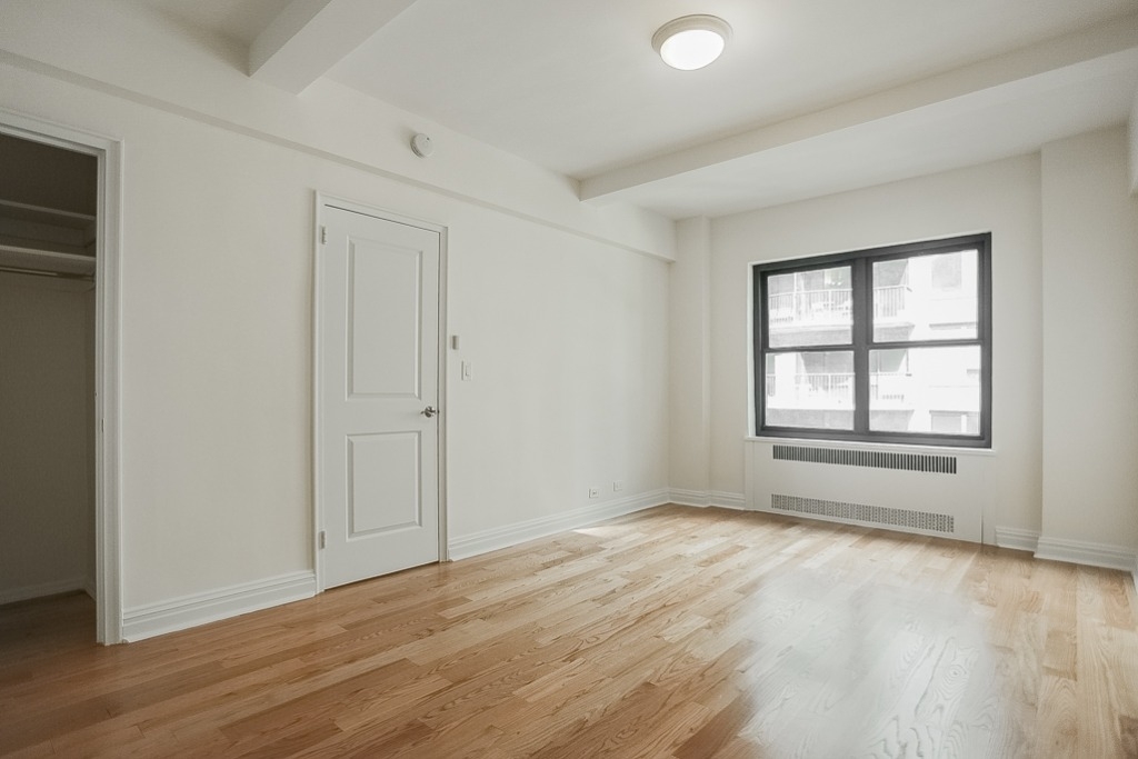 141 East 56th Street - Photo 4