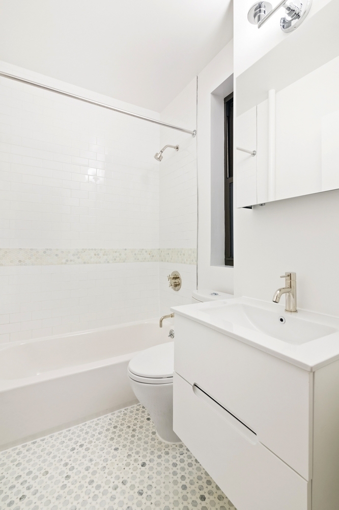 225 West 23rd St - Photo 1