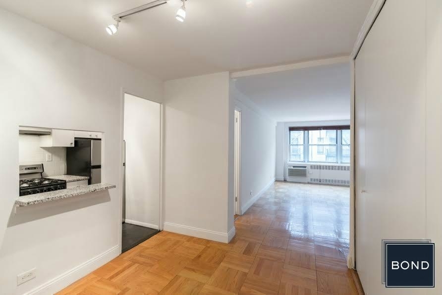 336 East 86 Street - Photo 2