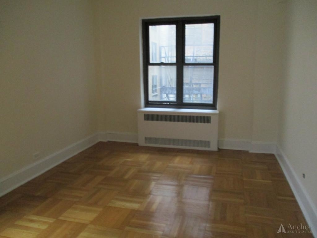 E 56th St. - Photo 3