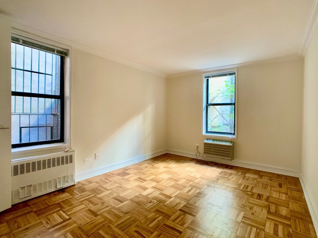 151 W 16th Street - Photo 1