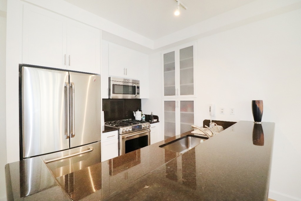 320 West 38th Street - Photo 1