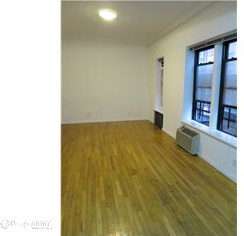 326 East 58th St - Photo 0