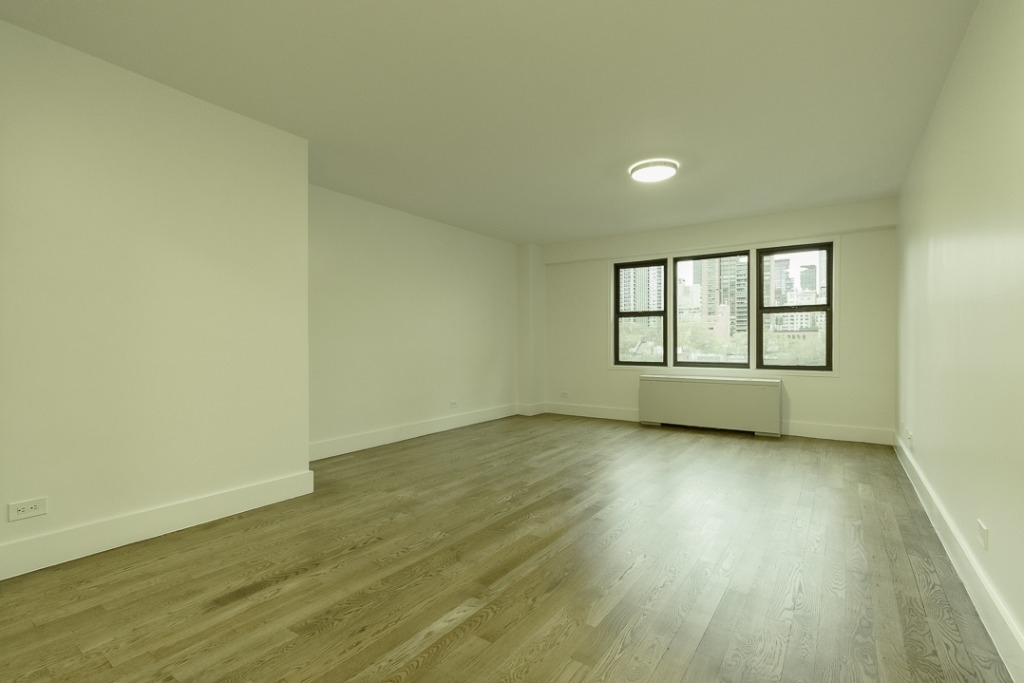 220 East 63rd Street - Photo 4