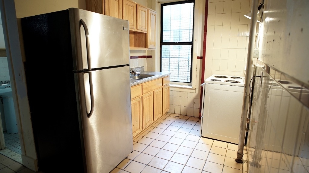 920 Bushwick Ave - Photo 4