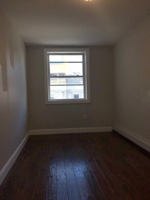 1146 Dekalb Ave  - Photo 2