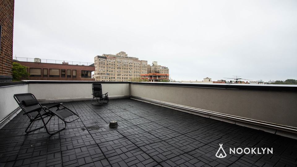 562 Park Pl - Photo 3