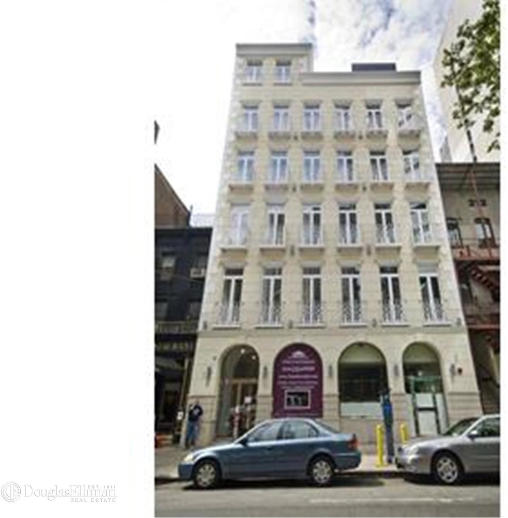 216 East 52nd St - Photo 6