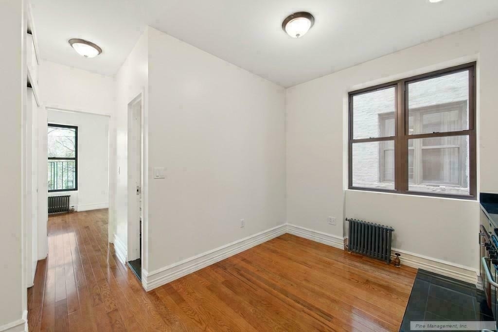 78 Manhattan Ave  - Photo 2