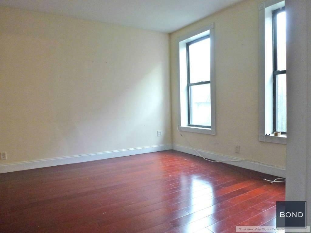 121 West 104 - Photo 2