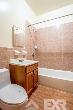 466 Franklin Avenue - Photo 3