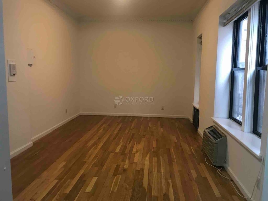 326 East 58th Street - Photo 5