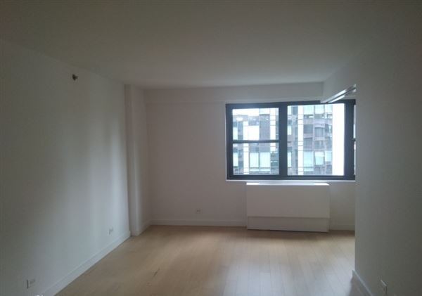 222 East 39th Street - Photo 2