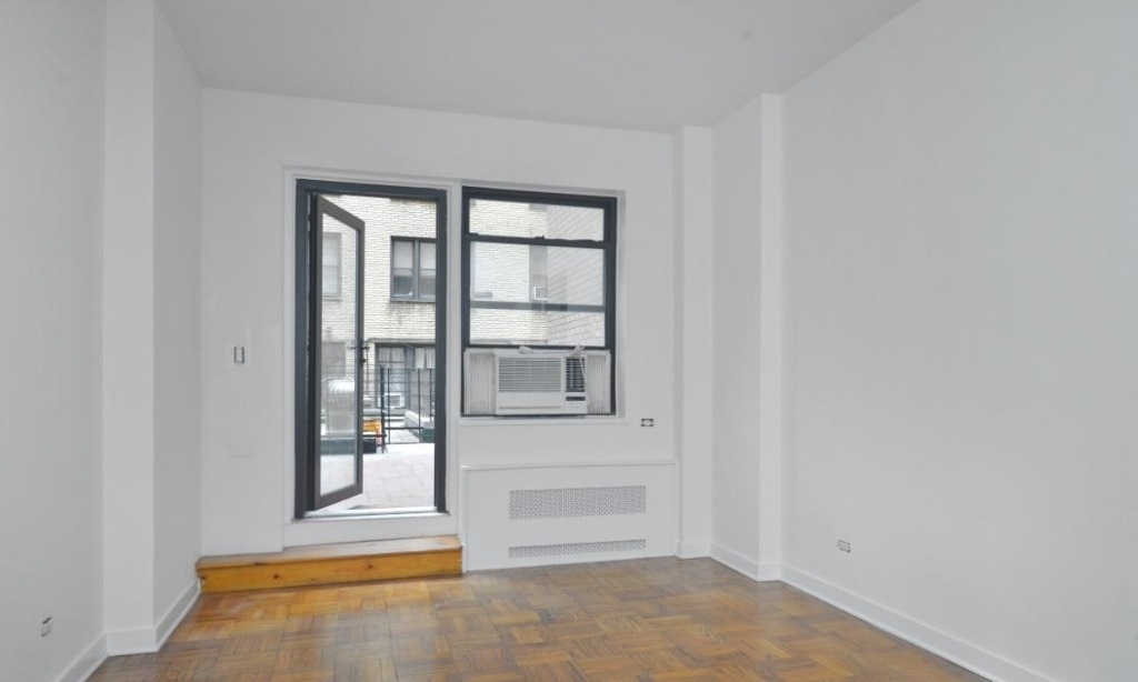 412 East 55th Street - Photo 3