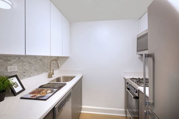 150 East 34th Street - Photo 2