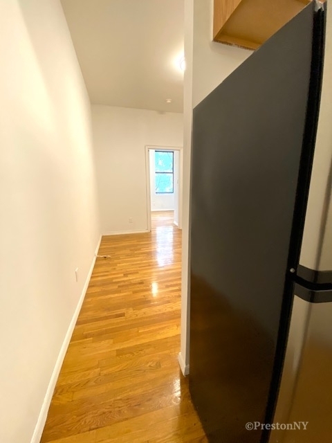 222 East 21st Street - Photo 6