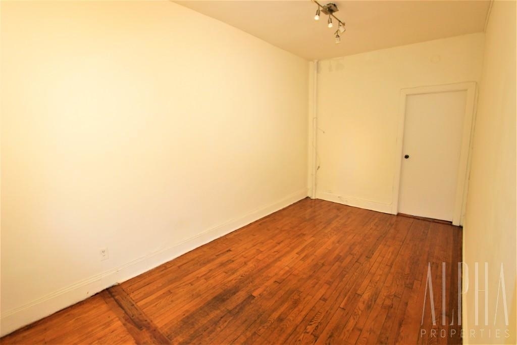 1667 York Avenue - Photo 2