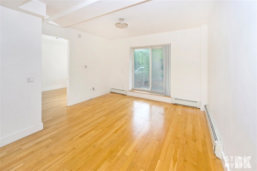 591 Flushing Ave - Photo 3