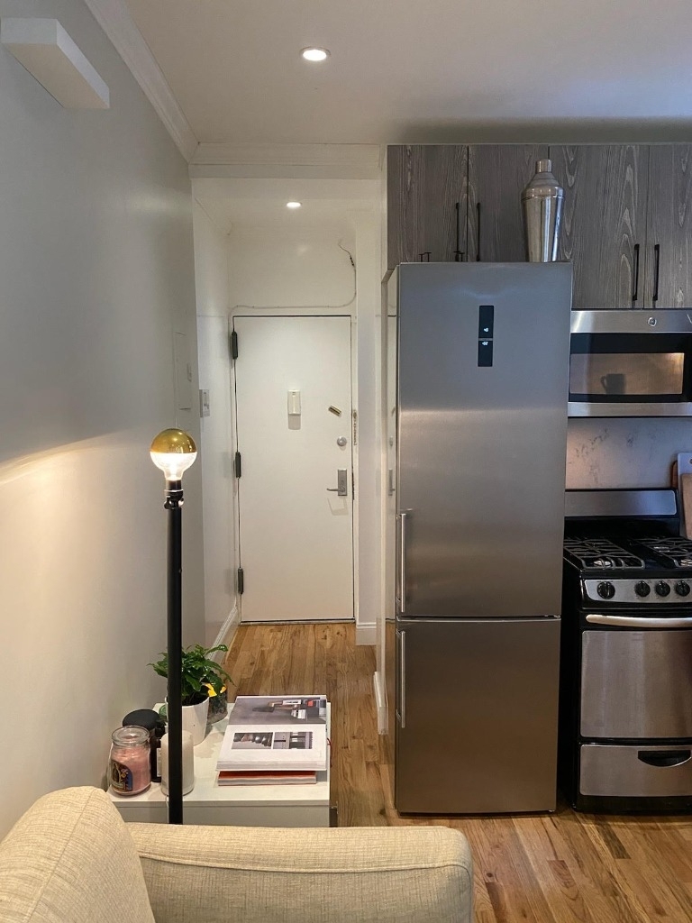 620 East 6th Street - Photo 8