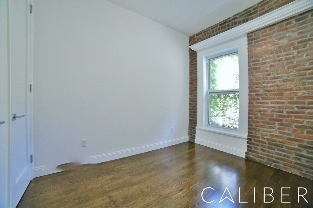 116 East 60th Street - Photo 3