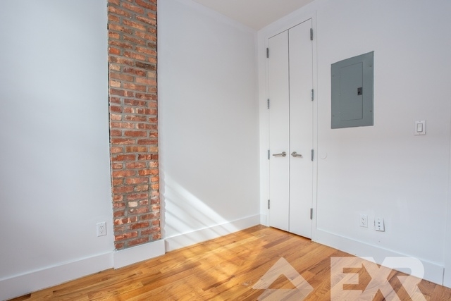 867 Knickerbocker Avenue - Photo 3