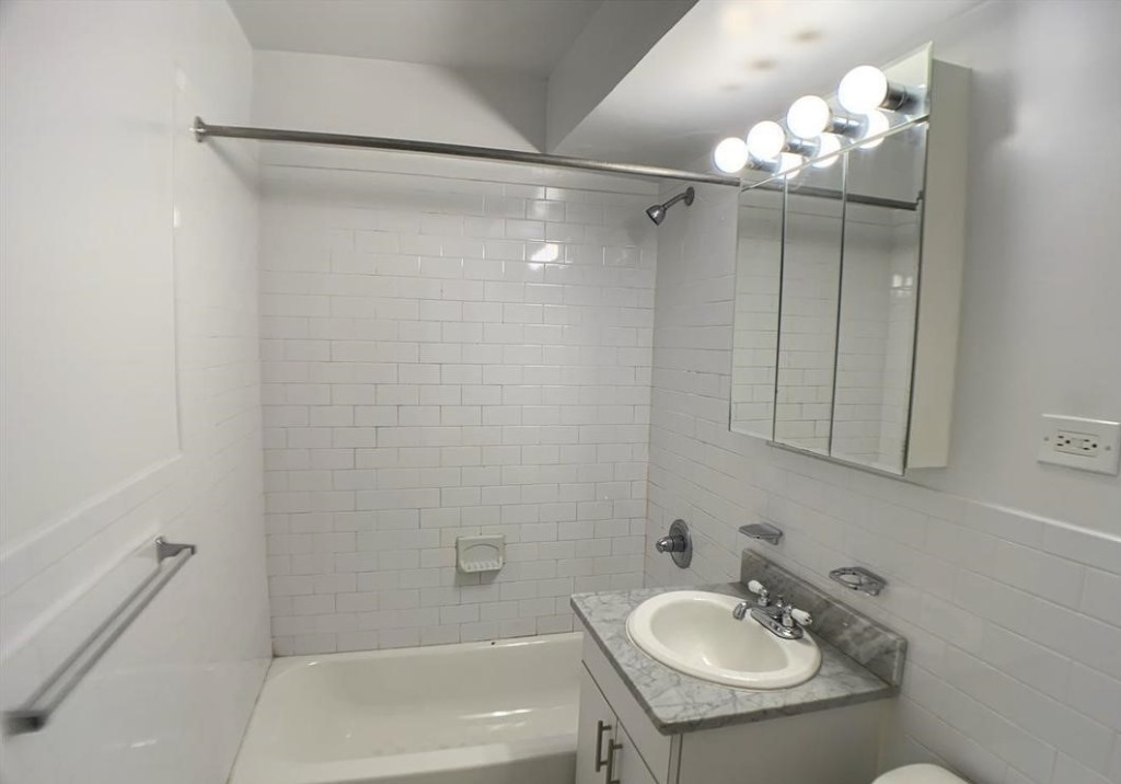 405 East 56th Street - Photo 1