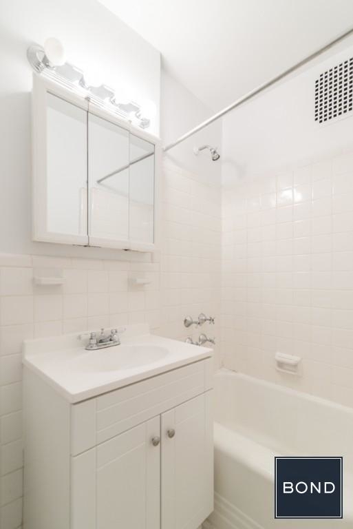 318 E 89th Street - Photo 1