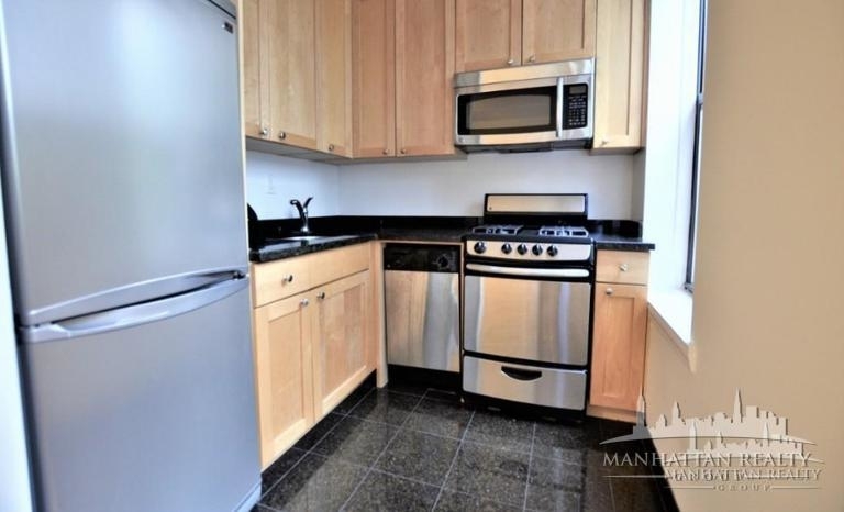 279 Mott St - Photo 1