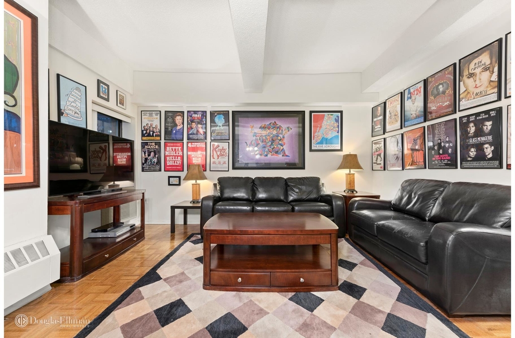 360 West 34th St - Photo 0