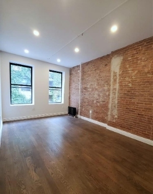 812 Broadway - Photo 3