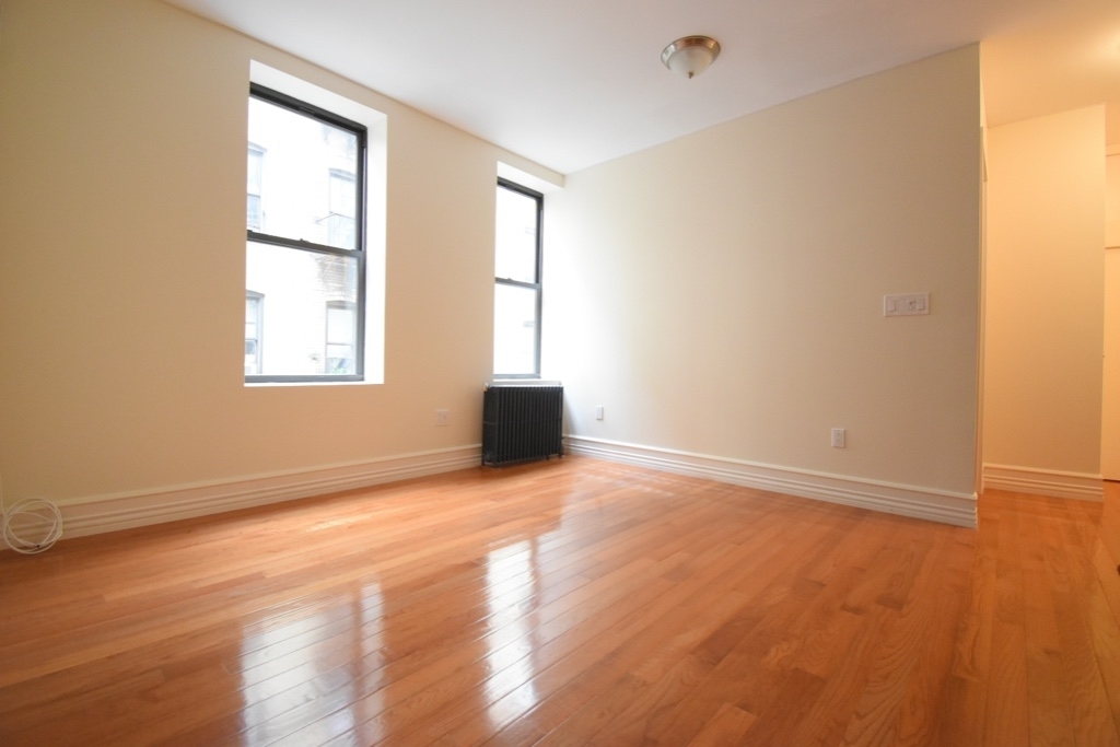 618 W 164th Street - Photo 1