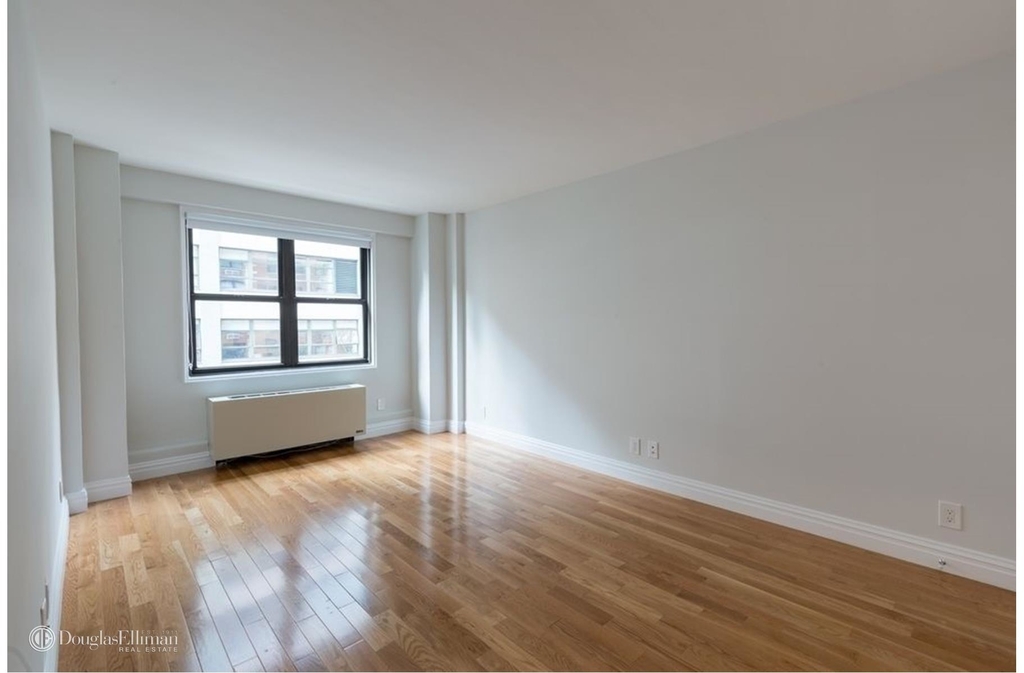 141 East 33rd St - Photo 4