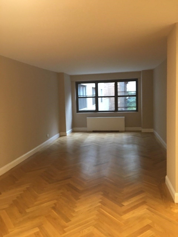 160 East 88th Street - Photo 1