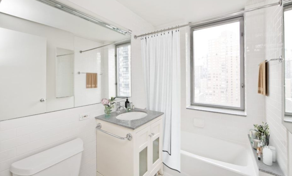 271 West 47th Street - Photo 3