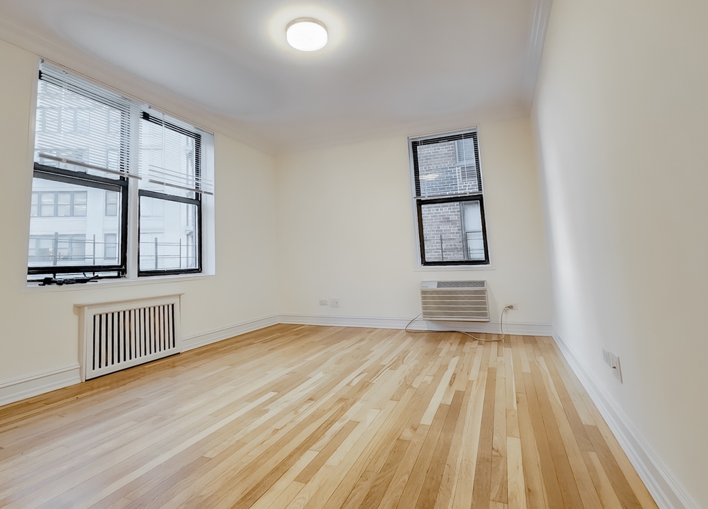 305 West 13th Street - Photo 5