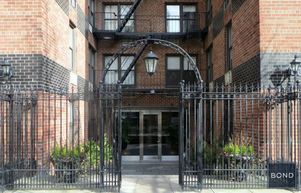 305 West 13th Street - Photo 11