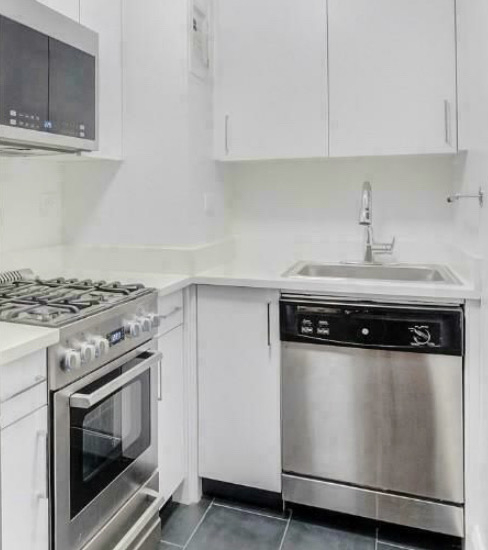 405 East 56th St - Photo 1