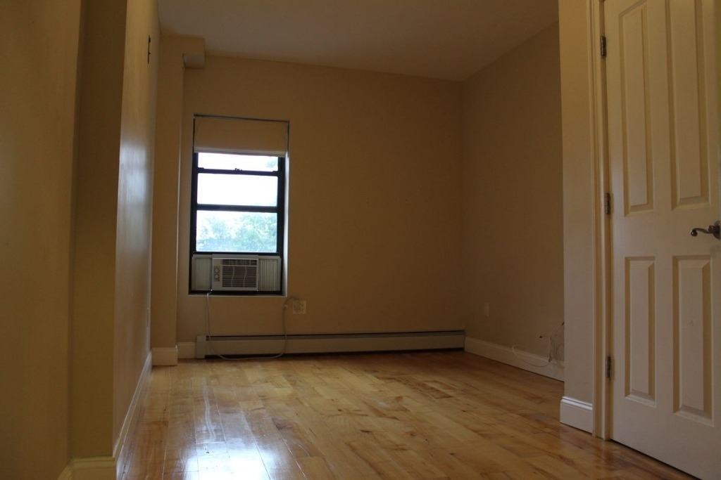 X 688 Greene Avenue - Photo 7