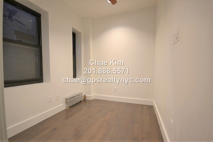 170 Delancey Street - Photo 2