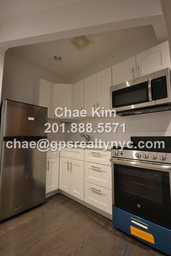 170 Delancey Street - Photo 3