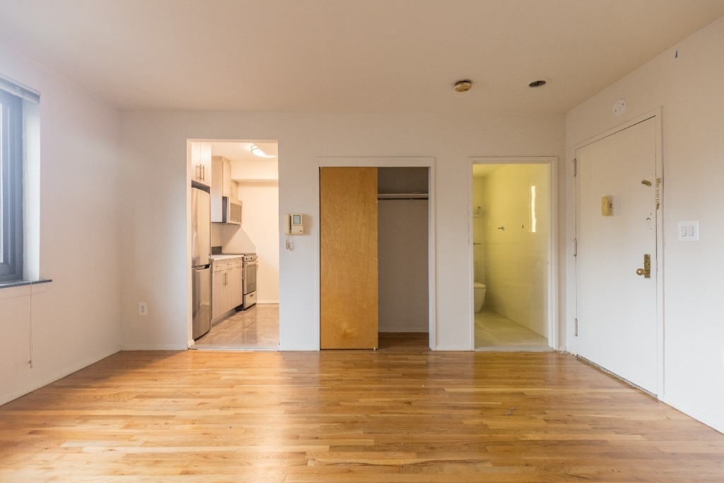 207 East 27th Street - Photo 1